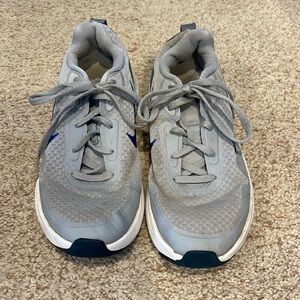 Nike Athletic Sneakers Size 5Y Grey Boys